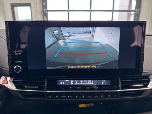 Certified 2025 Toyota Sienna XSE image 27