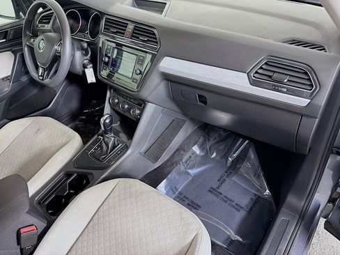 Used 2020 Volkswagen Tiguan S image 29