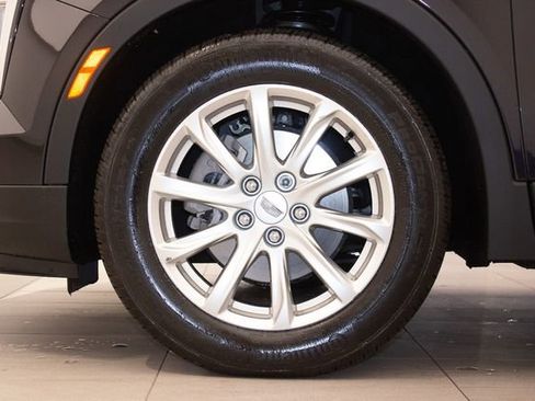 Used 2023 Cadillac XT4 Luxury w/ Cold Weather Package image 9