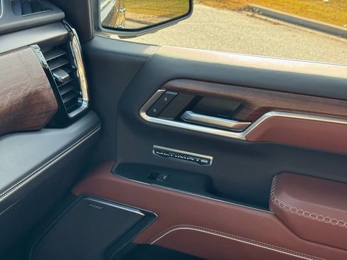 Used 2025 GMC Sierra 1500 Denali Ultimate image 36