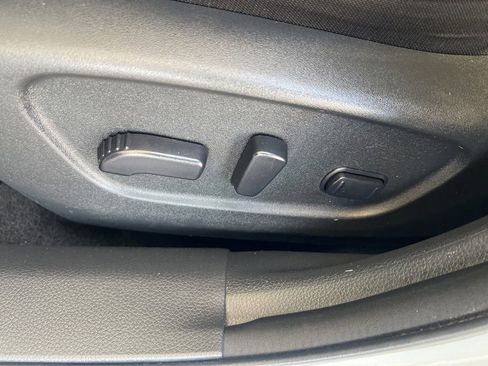 Used 2017 Nissan Rogue SV AWD/4WD image 53