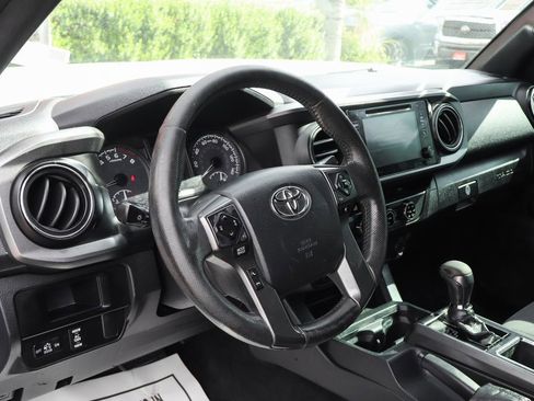 Used 2016 Toyota Tacoma TRD Off-Road w/ Towing Package image 19