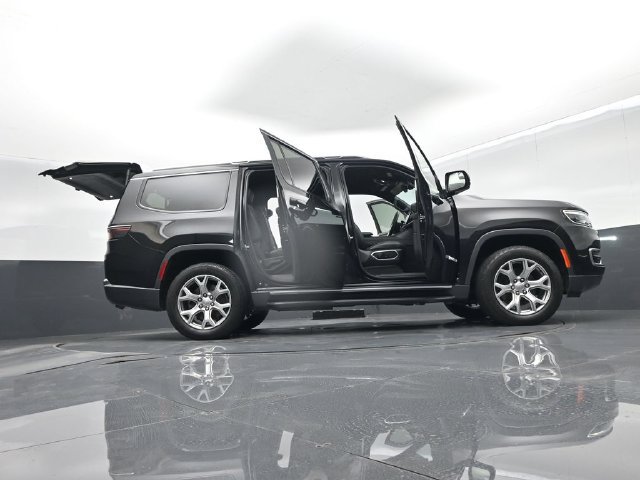 Used 2022 Jeep Wagoneer Series II AWD/4WD image 78