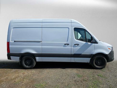 Used 2026 Mercedes-Benz Sprinter 2500 image 2