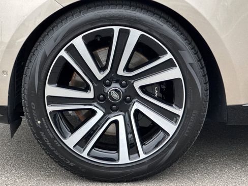 Used 2023 Land Rover Range Rover SE image 32