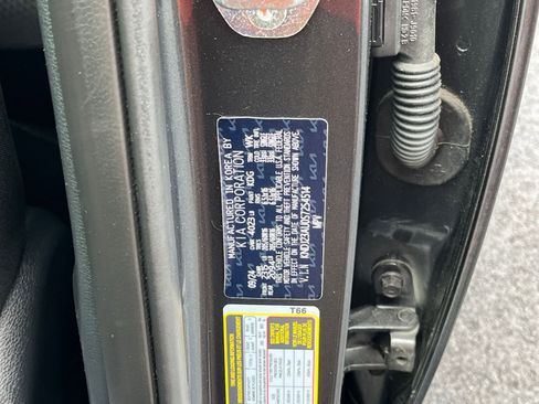 Used 2025 Kia Soul LX w/ LX Technology Package FWD image 27