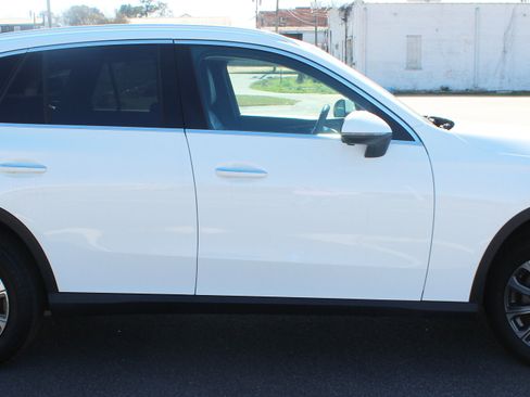 Used 2024 Mercedes-Benz GLC 300 4MATIC image 10