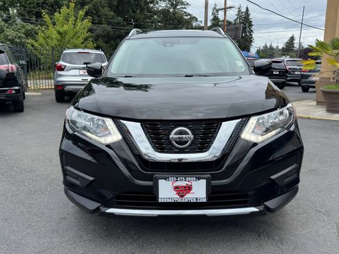 Used 2019 Nissan Rogue SV FWD image 2