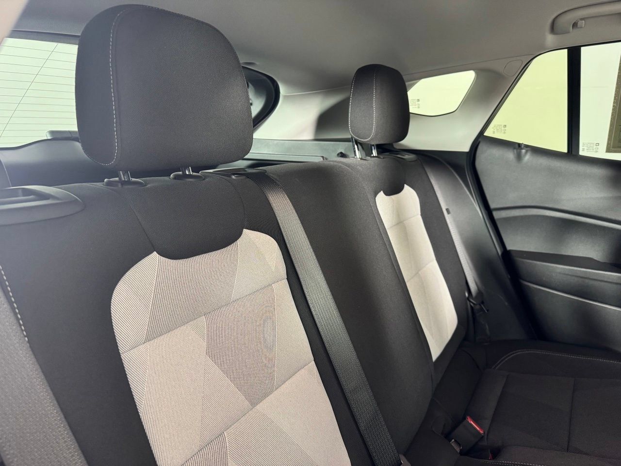 Used 2026 Chevrolet Trax LS w/ Driver Confidence Package FWD image 31