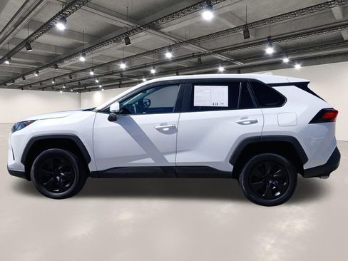 Used 2022 Toyota RAV4 LE image 13