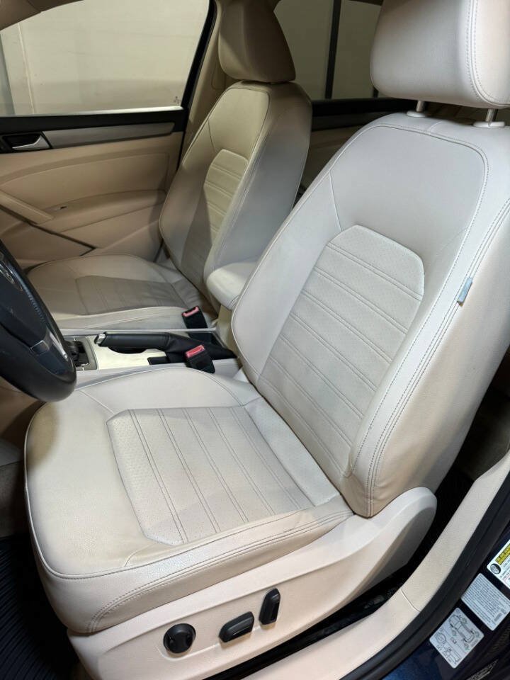 Used 2015 Volkswagen Passat 1.8T SE FWD image 10