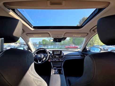 Used 2019 Honda Accord Touring image 27