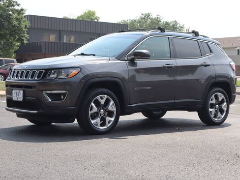 Used 2019 Jeep Compass Limited AWD/4WD image 11