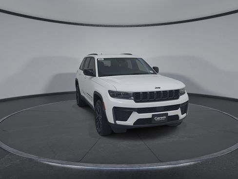 New 2026 Jeep Grand Cherokee Altitude AWD/4WD image 3
