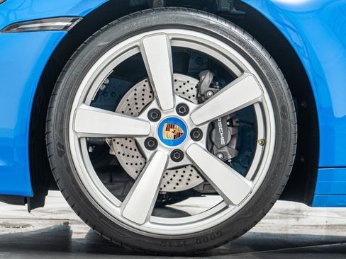 Used 2023 Porsche 911 Carrera image 10