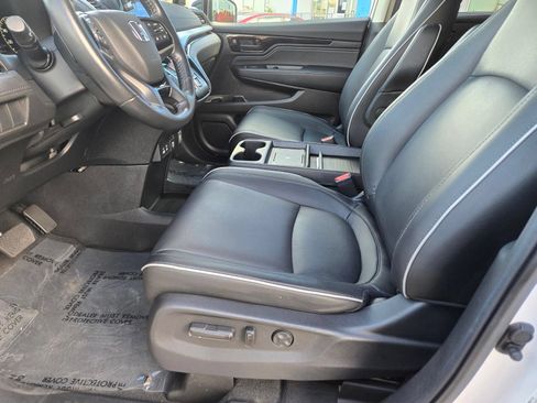 Used 2025 Honda Odyssey Touring image 11