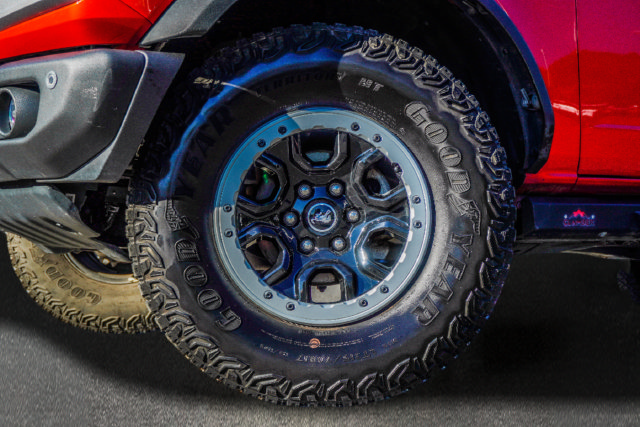 Used 2023 Ford Bronco Badlands w/ Sasquatch Package AWD/4WD image 41