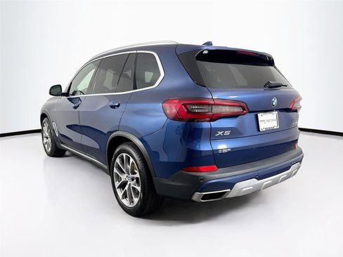 Used 2020 BMW X5 xDrive50i w/ Executive Package image 2