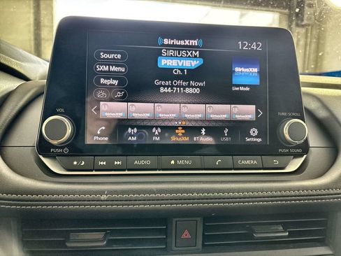 Used 2024 Nissan Rogue S AWD/4WD image 12