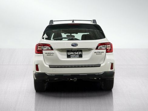 Used 2016 Subaru Outback 2.5i Limited AWD/4WD image 4
