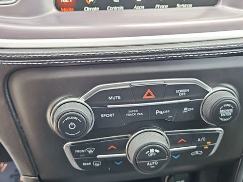 Used 2022 Dodge Charger R/T w/ Plus Group RWD image 17