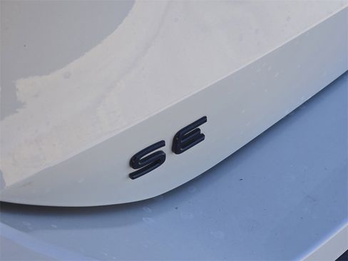 New 2026 Volkswagen Tiguan SE R-Line image 9