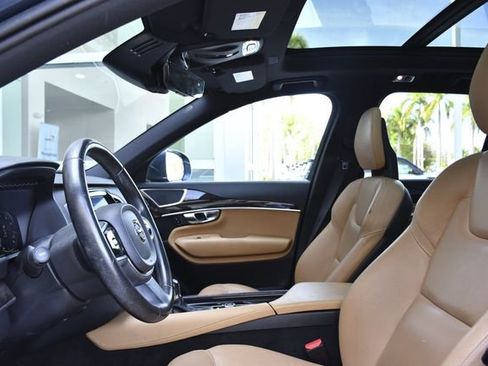 Used 2018 Volvo XC90 T5 Momentum w/ Convenience Package FWD image 15