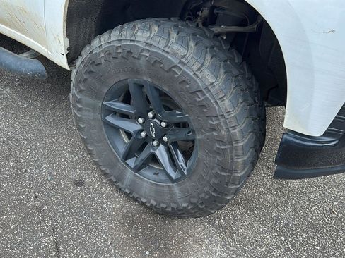 Used 2021 Chevrolet Silverado 1500 LT Trail Boss w/ Convenience Package II image 6