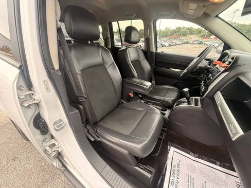 Used 2014 Jeep Compass Latitude AWD/4WD image 14