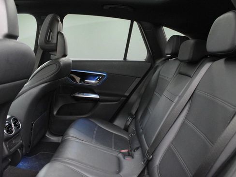 Used 2025 Mercedes-Benz GLC 300 image 26