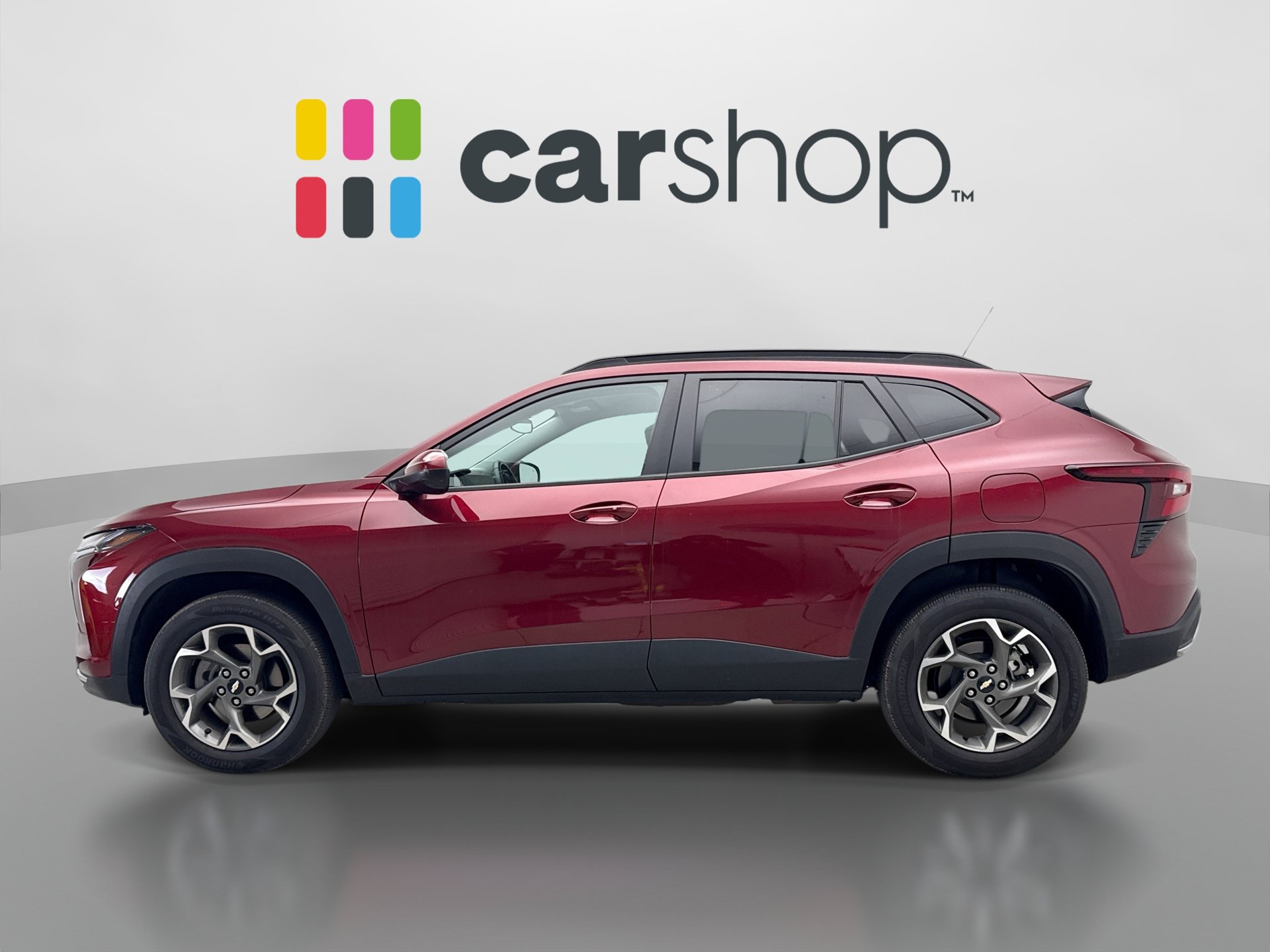 Used 2024 Chevrolet Trax LT w/ Driver Confidence Package FWD image 2