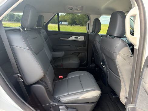 New 2026 Ford Explorer Active w/ Active Comfort Package RWD image 23