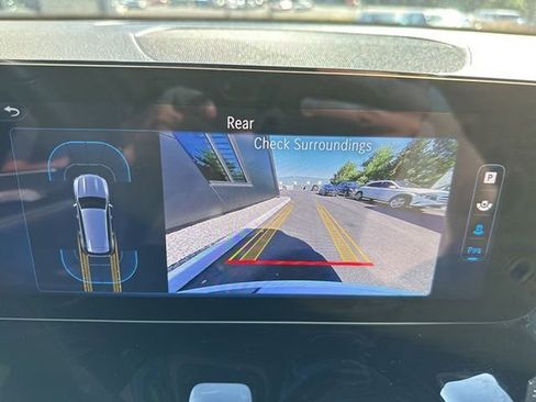 Used 2024 Mercedes-Benz GLB 250 4MATIC image 25