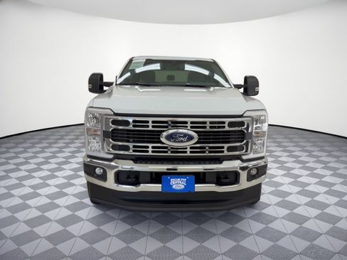 Used 2025 Ford F250 XLT w/ FX4 Off-Road Package AWD/4WD image 6