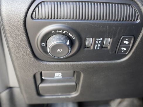 Used 2023 Jeep Wagoneer Series III w/ Preferred Equipment Group image 29