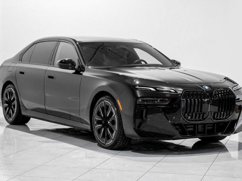 Used 2025 BMW 760i xDrive 760i xDrive image 3