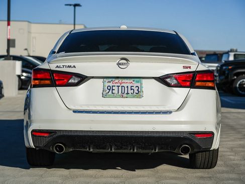 Used 2023 Nissan Altima 2.5 SR w/ SR Premium Package FWD image 7