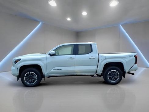 Certified 2026 Toyota Tacoma TRD Sport AWD/4WD image 28