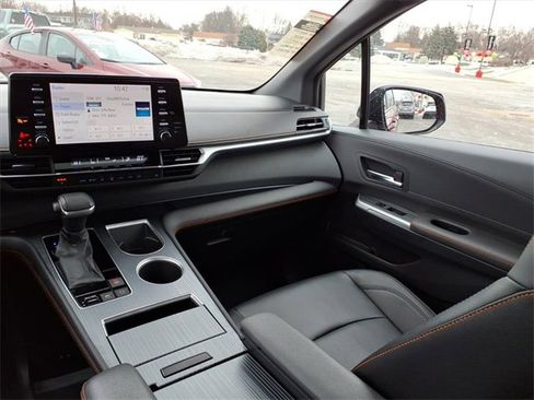 Certified 2021 Toyota Sienna XSE image 20
