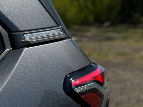 Used 2025 Subaru Forester Premium image 32