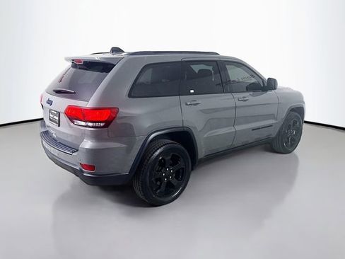Used 2020 Jeep Grand Cherokee Laredo image 7