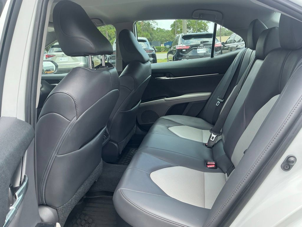 Used 2020 Toyota Camry XLE FWD image 30