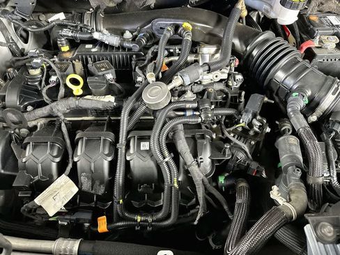 Certified 2019 Ford Edge SE FWD image 9