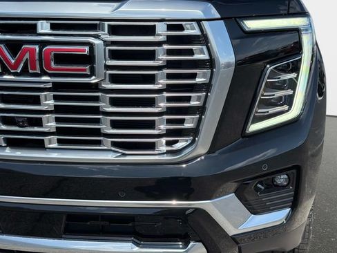New 2026 GMC Yukon XL Denali w/ Denali Reserve Package AWD/4WD image 9