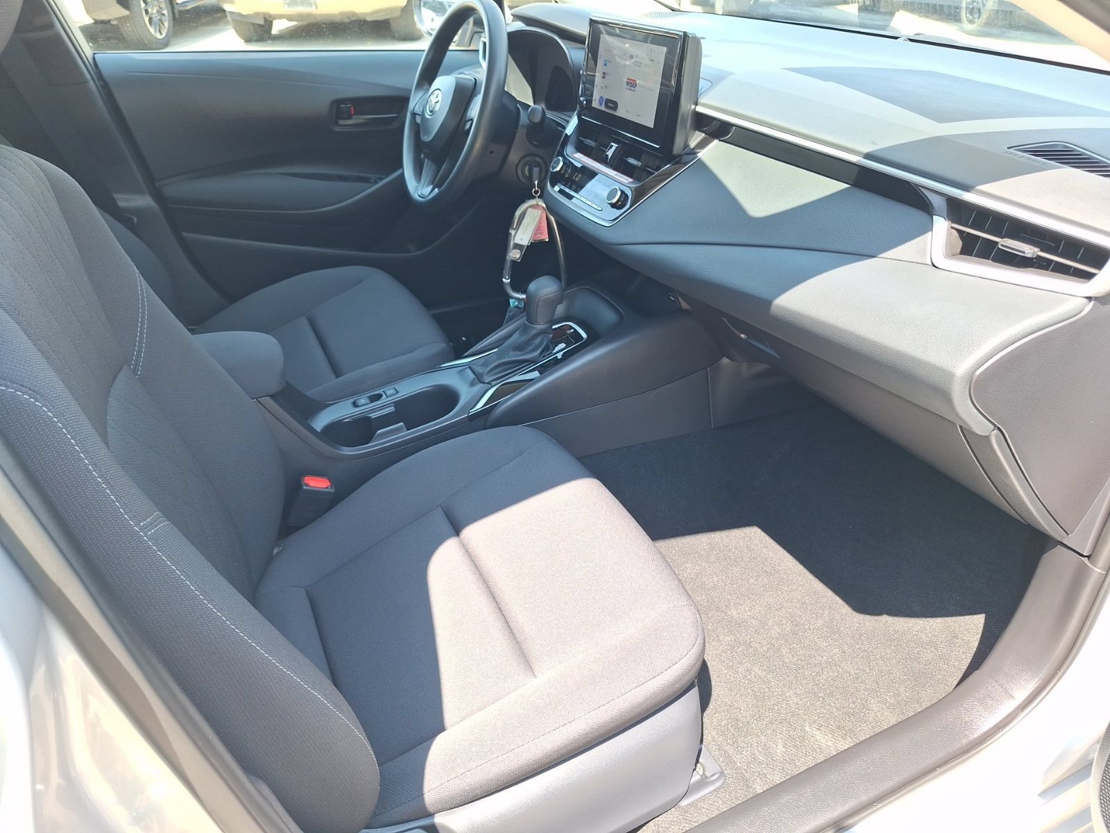 Used 2026 Toyota Corolla LE FWD image 31