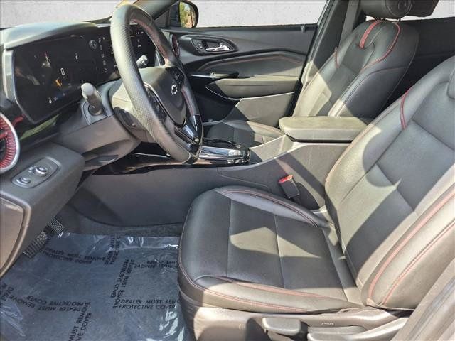 Used 2025 Chevrolet Trax RS w/ Driver Confidence Package FWD image 20