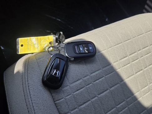 Certified 2023 Honda HR-V LX image 17