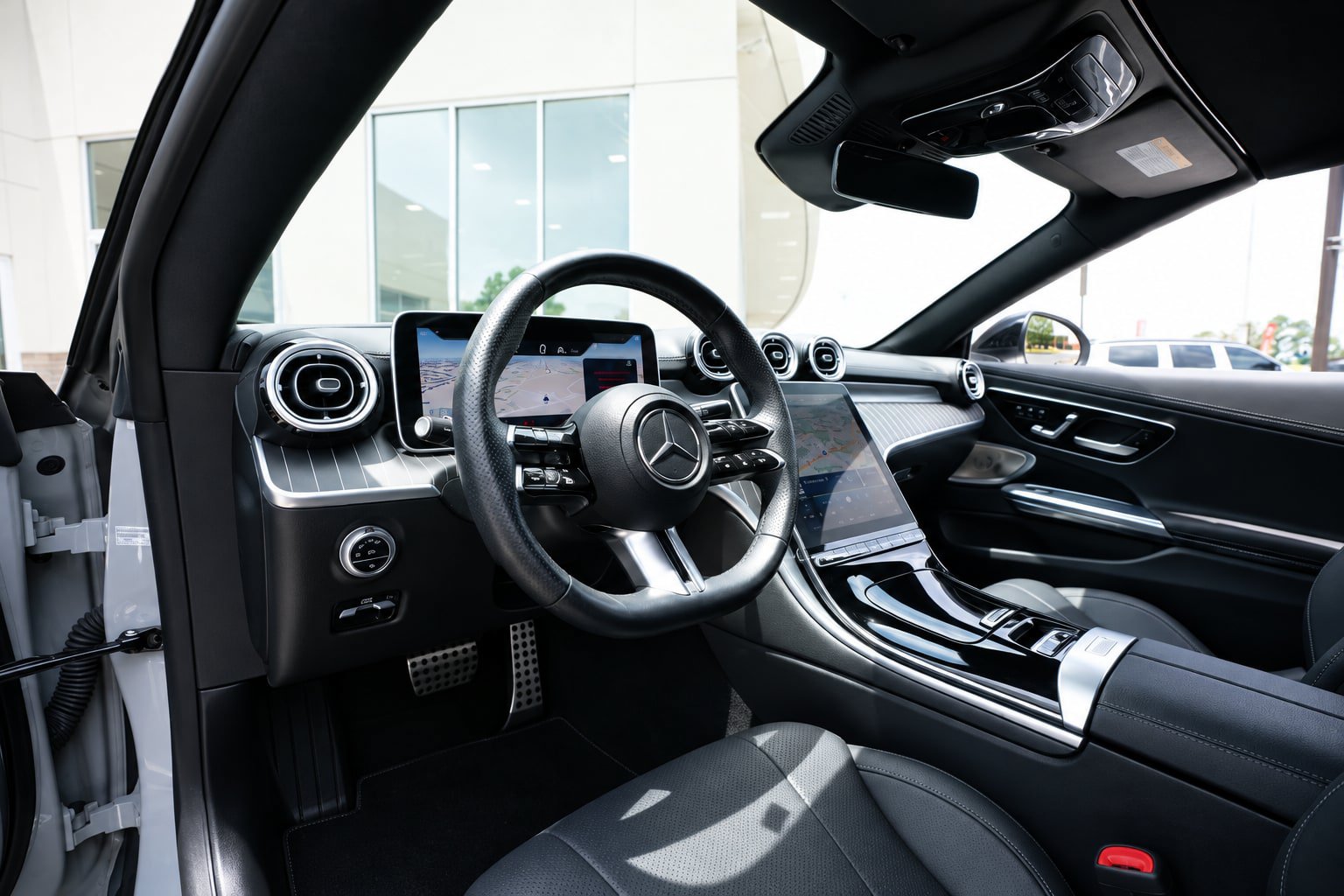 Used 2024 Mercedes-Benz CLE 450 4MATIC Cabriolet w/ Driver Assistance Package image 28