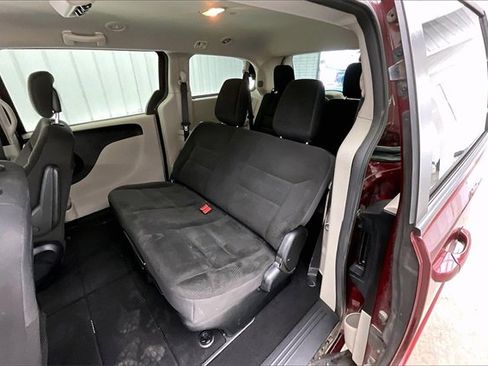 Used 2017 Dodge Grand Caravan SE image 19