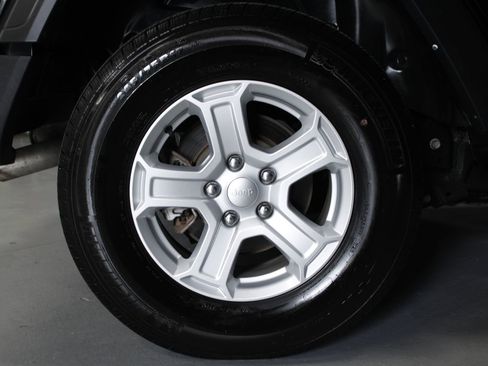 Used 2022 Jeep Wrangler Unlimited Sport image 22